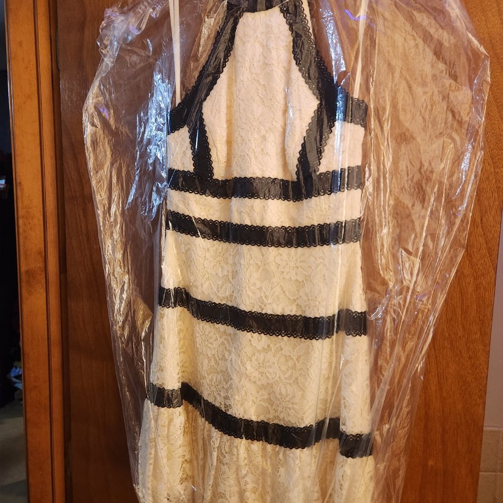Dress - Picture 6 of 7